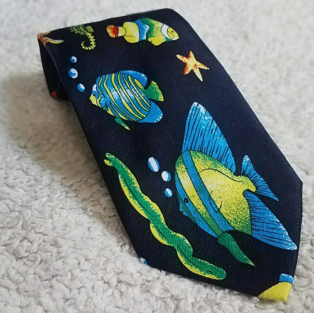 Beverly Hills Polo Club Fish Tie